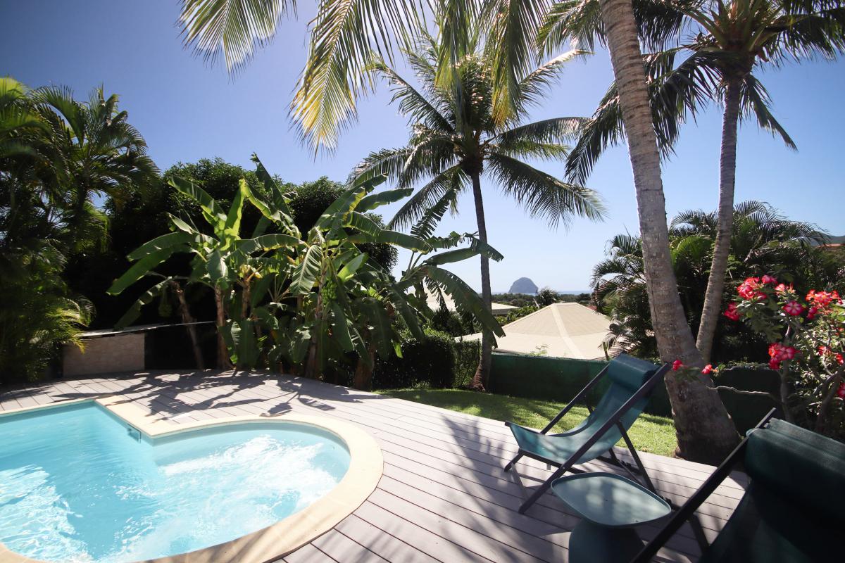 37 Location villa piscine le diamant Martinique_vue rocher